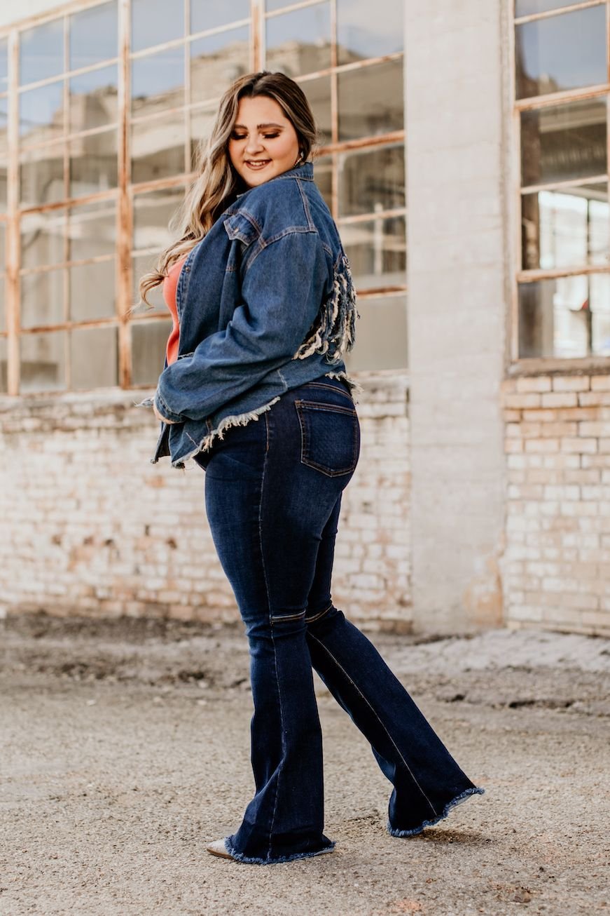 Flare jeans style, Bell bottom jeans outfit, Plus size outfits